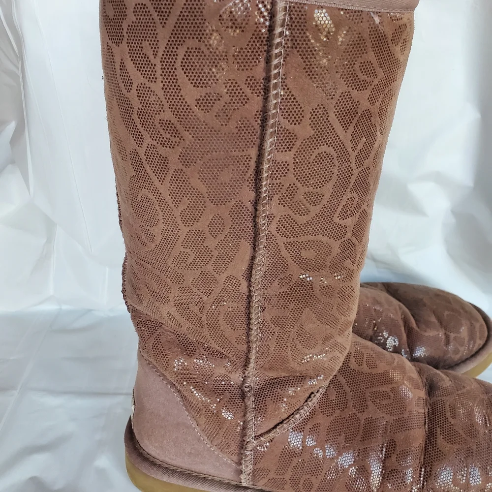 Pink lace style Ugg boots - Picture 7 of 9